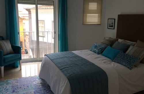 Lagos City Center Apartment | Chic apartment in top location fast WiFi Smart TV