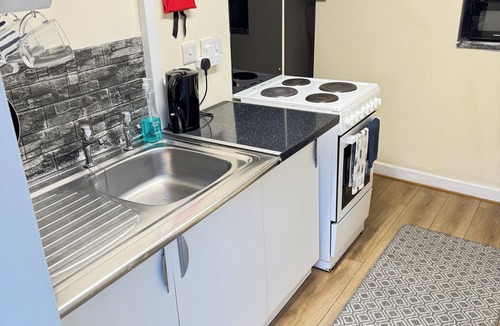 Babbacombe Apartment | Clean holiday studio apartment in the heart of Babbacombe