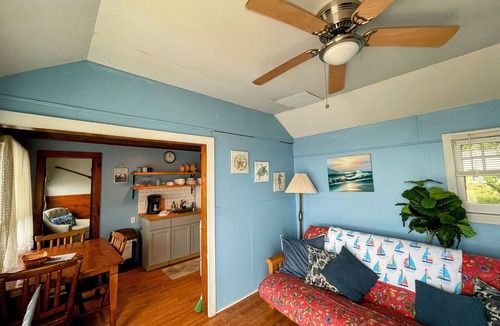 Oscoda Resort | Come up pre-season for great rates! Unit #2-one queen bed, full bathroom