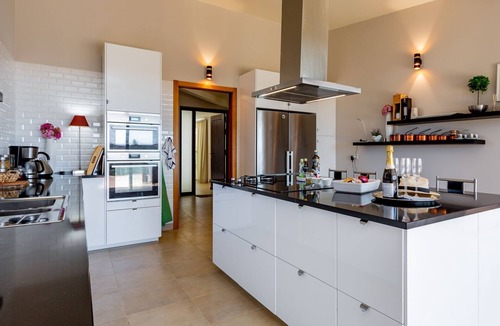 Lagos Apartment | Corte Velada Guest House - Room 5 by LovelyStay