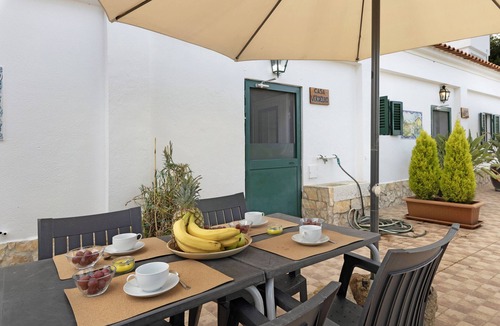 Palmela Cottage | Cottage 'Casa Verdelho' with Shared Pool, Shared Terrace and Air Conditioning
