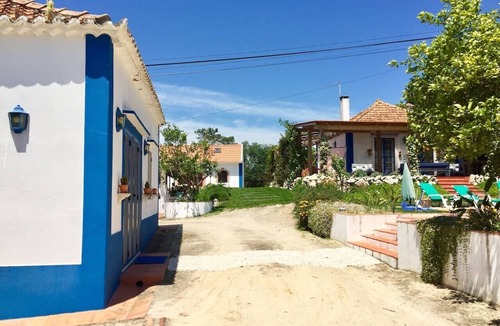Cartaxo Cottage | Country Escape, Pool, BBQ, Pizza Oven & Games Barn