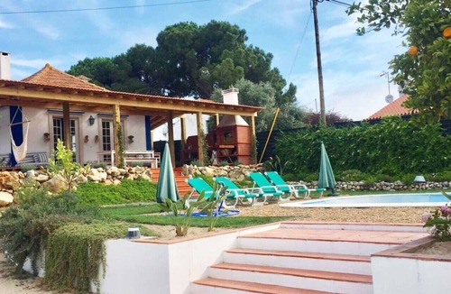 Cartaxo Cottage | Country Escape, Pool, BBQ, Pizza Oven & Games Barn