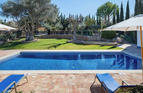 Albufeira Villa | Country family home in central Algarve with two pools
