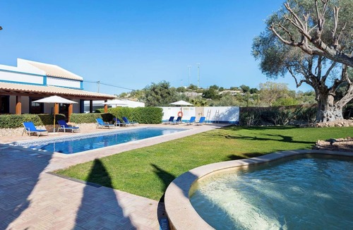 Albufeira Villa | Country family home in central Algarve with two pools