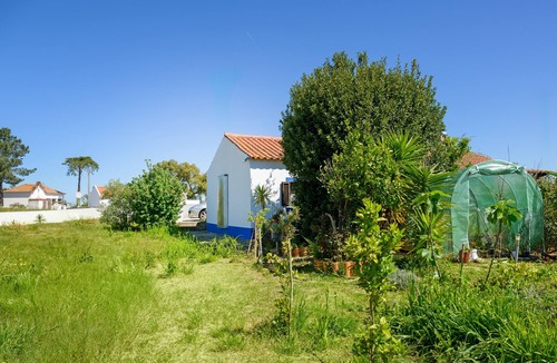 Sao Salvador Cottage | Country House 'Monte Da Bárbara' with Private Terrace, Garden and Wi-Fi