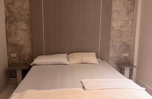 Kata Bed & Breakfast | Cozy 1-bedroom bed & breakfast in lovely Tambon Karon with AC No window.