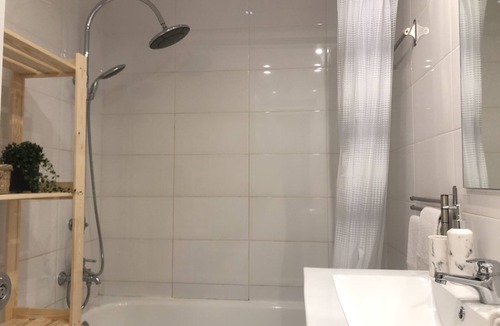 Calicos Resort | Cozy & Stylish Studio Apartment just 800m from the beach - New to HomeAway!