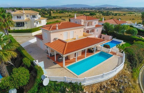 Alfarrobeira Villa | D08 - Bay View Villa in Vale da Lama
