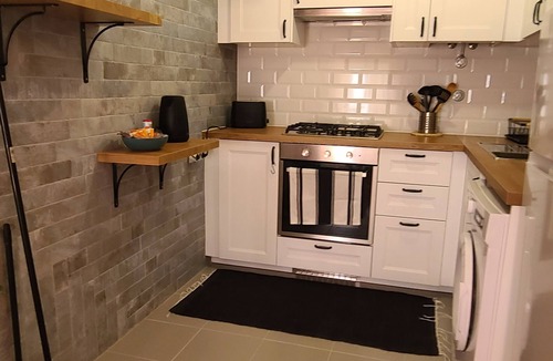 Lagos Villa | Delightful 1-bedroom apartment in welcoming Lagos neighbourhood