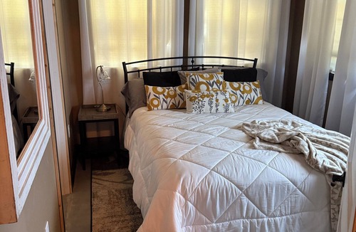 Monroe Cabin | Delightful 6-bedroom lodge in Monroe perfect for group getaways