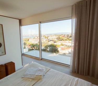 Ferragudo Apartment | Deluxe 2 Terraces River&Marina View Flat