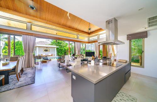 Bang Tao Villa | Deluxe Villas Phuket Free Airport Pickup from 7 days