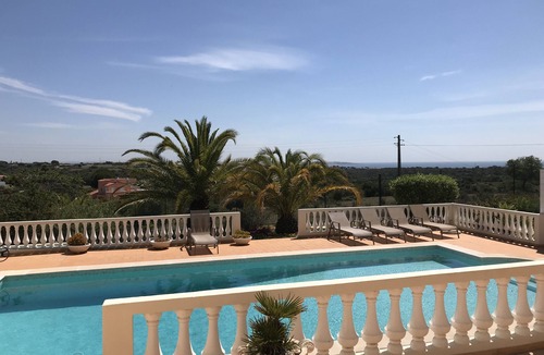 Caramujeira Villa | Detached villa with sea view, heated pool and air conditioning