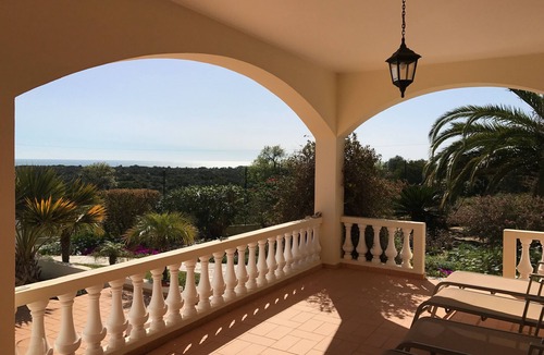 Caramujeira Villa | Detached villa with sea view, heated pool and air conditioning
