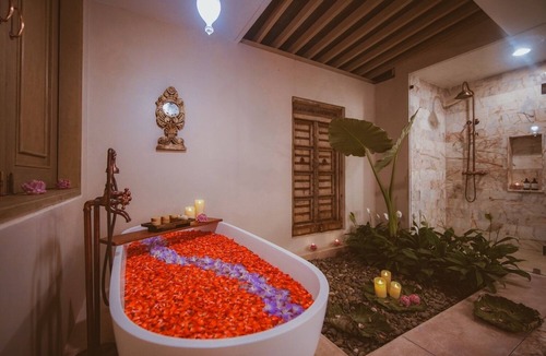 Khuk Khak Beach Hotel | Devasom Khao Lak Beach Resort & Villas