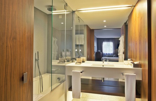 Santo Antonio Hotel | Discover Two Spacious, Pet-Friendly Apartments with Full Kitchen at Altis Prime