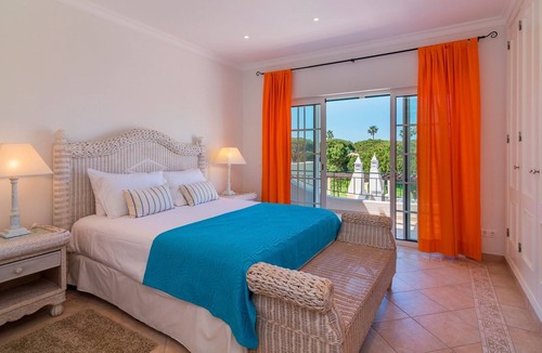 Vale do Lobo Villa | Duplex style 2 villa set up in Vale do Lobo