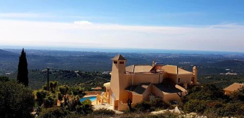 Alfeicao House | Elegant family house in Loulé with private pool