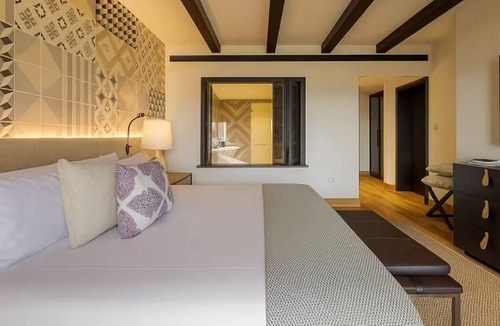 Tor Hotel | Elegant Lodging in the Heart of Ombria Algarve | Stunning Views & Serenity