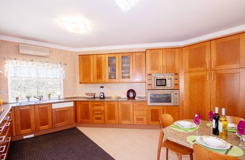 Albufeira Villa | Elegant Villa with Heatable Pool and BBQ