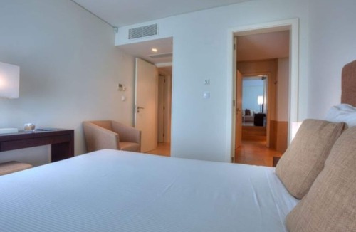 Carvalhal Hotel | Enjoy Lisbon & Comporta Beach: Kitchenettes, Free Parking, Under Hour to City