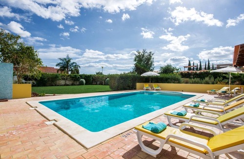Olhao Villa | Enjoy your own private villa in Estoi with optional heated pool.