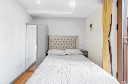 Valentines Apartment | Ensuite Double Godino Hotel by Ilford Station