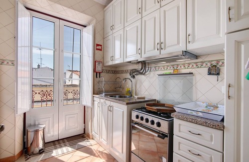 Vale de Seixos Apartment | Estoi Heritage – Traditional T2 with Rooftop Overlooking Estoi Palace and Church