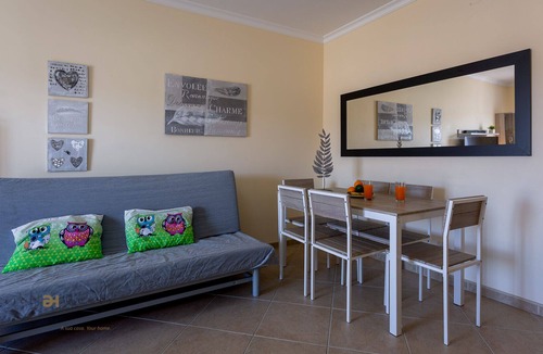 Ferreiras Apartment | Excellent one bedroom apartment with pool in a private condominium