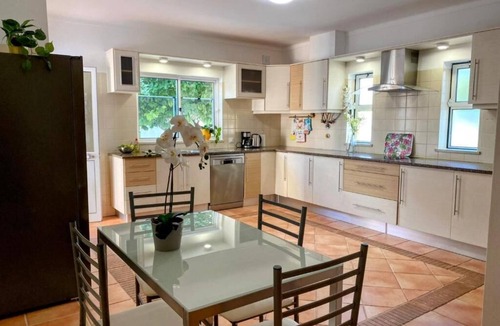 Quelfes Villa | Exclusive 4 bedroom+ 3 bath Quelfes villa with panoramic ocean & mountain views.