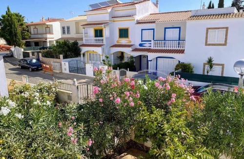 Quelfes Villa | Exclusive 4 bedroom+ 3 bath Quelfes villa with panoramic ocean & mountain views.