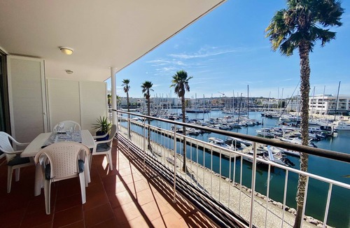 Meia Praia Apartment | Exquisite one-bedroom apartment in Lagos Marina