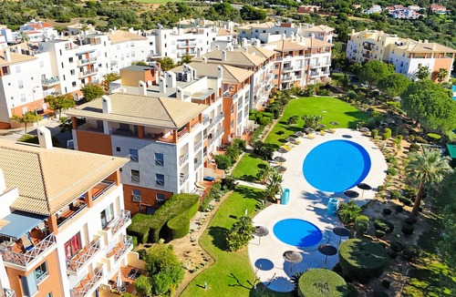 Montechoro Apartment | Fabulous Sunny Pool&Garden Condo by BeCherish