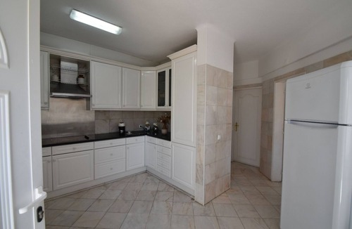 Montechoro Villa | Fabulous Villa with Private Swimming Pool, 10 minute walk to the beach.