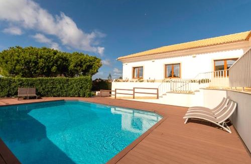 Praia das Macas Villa | Family beach house, sea view, pool, Colares near Sintra