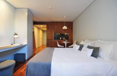 Santo Antonio Hotel | Family-Friendly Unit at Altis Prime, Near Attractions! Onsite Jacuzzi!