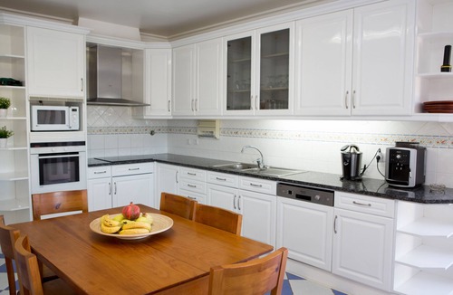 Pata de Baixo Villa | FAMILY VILLA RENTAL - PRIVATE POOL