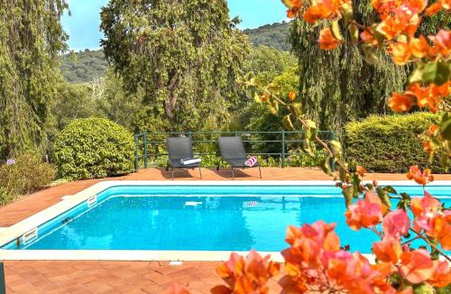 Nossa Senhora da Anunciada Villa | Family Villa with Pool & Huge Garden - Arrábida Trails & Beaches Nearby