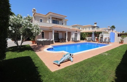 Vale do Garrao Villa | Four Bedroom Villa in Varandas do Lago - T148 - Almancil, Algarve