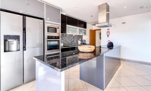 Correeira Villa | Full private villa - 300sqm Hammam Jacuzzi Heated Pool Billiard BBQ - Ideal & quiet location