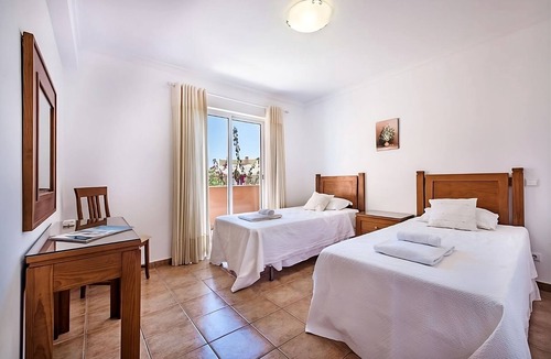 Meia Praia Hotel | Group Travel Destination! 3BR Townhouse with Full Kitchen, Patio, Garden View!