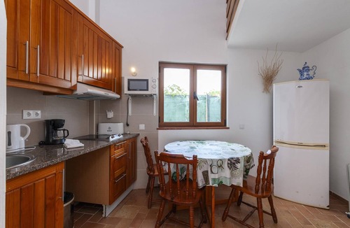 Abris Apartment | H - Monte Clerigo Beach Studio in Montes de Praias Guesthouse in Aljezur