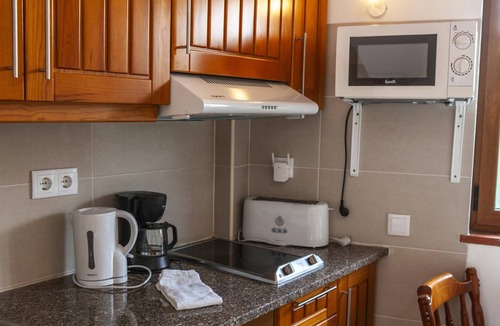Abris Apartment | H - Monte Clerigo Beach Studio in Montes de Praias Guesthouse in Aljezur