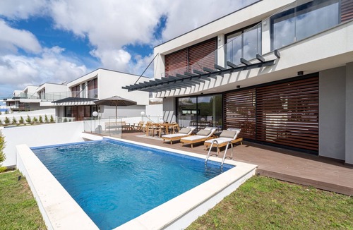 Santa Maria e Sao Miguel Villa | Hazel White Villa, Sintra, Lisbon