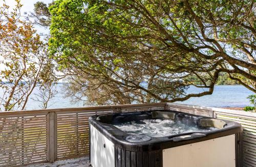 Snells Beach House | Herons Hideaway - Snells Beach Holiday Home