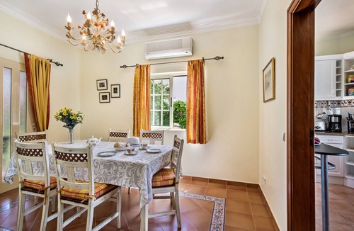 Castelo Villa | Hideaway - Handsome villa with beautiful garden just a few meters to São Lourenço beach