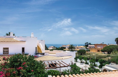 Castelo Villa | Hideaway - Handsome villa with beautiful garden just a few meters to São Lourenço beach