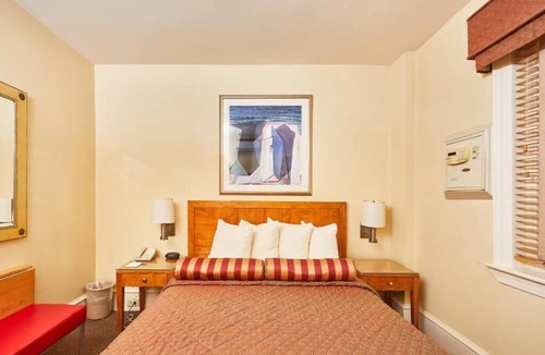 Gayborhood Hotel | Historic Philly Room 7 Miles Away from Downtown | Free Continental Breakfast