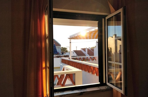 Santiago do Cacem House | Holiday home "Casa Lagoa Mar" next to the beach and lagoon, with private terrace and Wi-Fi